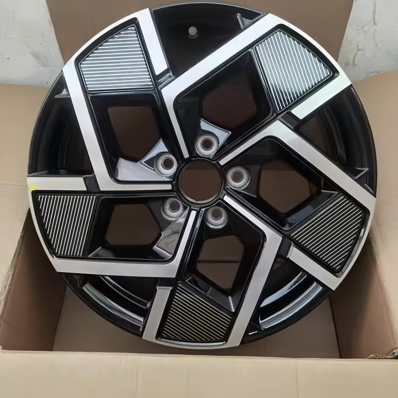 Genuine BYD ATTO 3 18" Alloy Wheel - Nice BYD